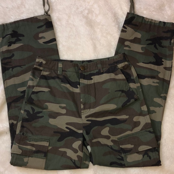 Forever 21 Pants - Forever 21 green camouflage pants size Med.